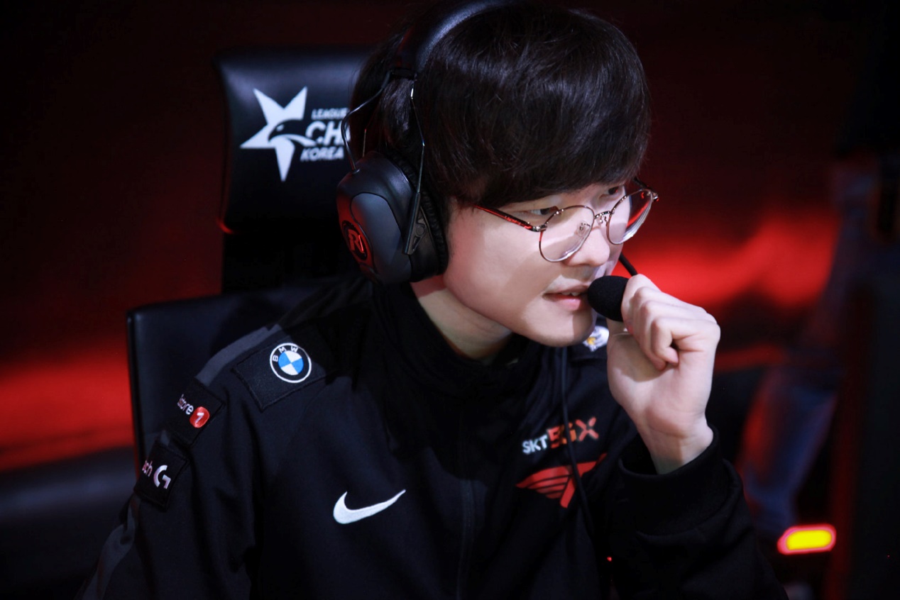 雷竞技平台 -这也行？Rookie新星问鼎冠军表现惊艳瓦伦西亚迎来里程碑备战西甲，费德勒与70激战快船分钟 